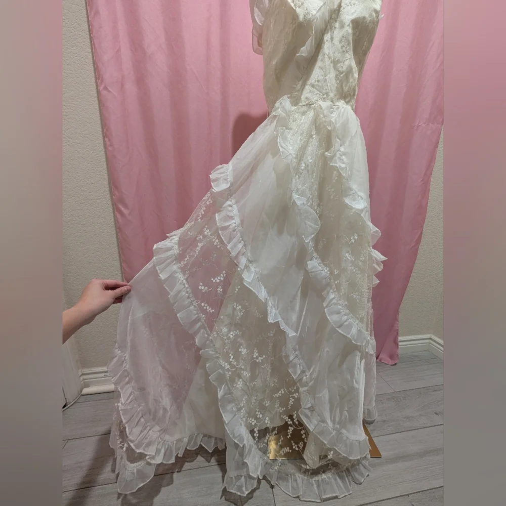 SOLD - Vintage Contempo Casuals Strapless Lace Ballgown (Vintage Size 5/6) - Picture 10 of 12